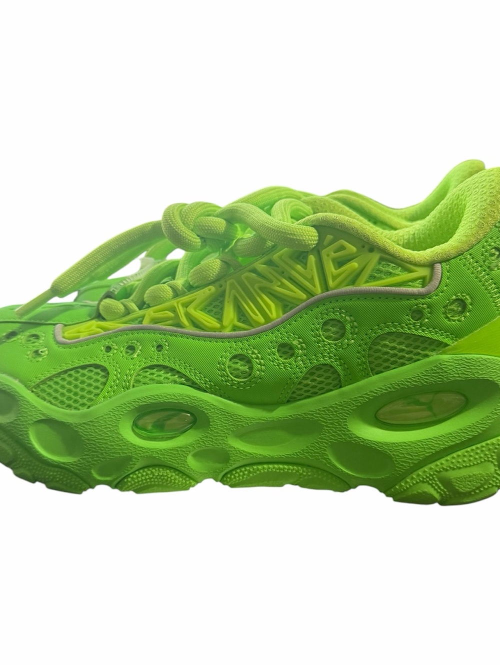 Size 9.5Puma La France RNNR Fluro Green Pes-Green Glare 312274-04 Men Lamelo Bal - Picture 2 of 5